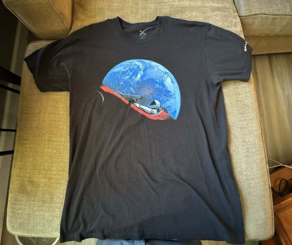 SpaceX Starman Roadster in Orbit Graphic Men's T-Shirt Black Size Large